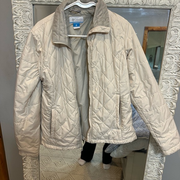 Columbia Women's Off-White Quilted Ski Jacket - Picture 2 of 5